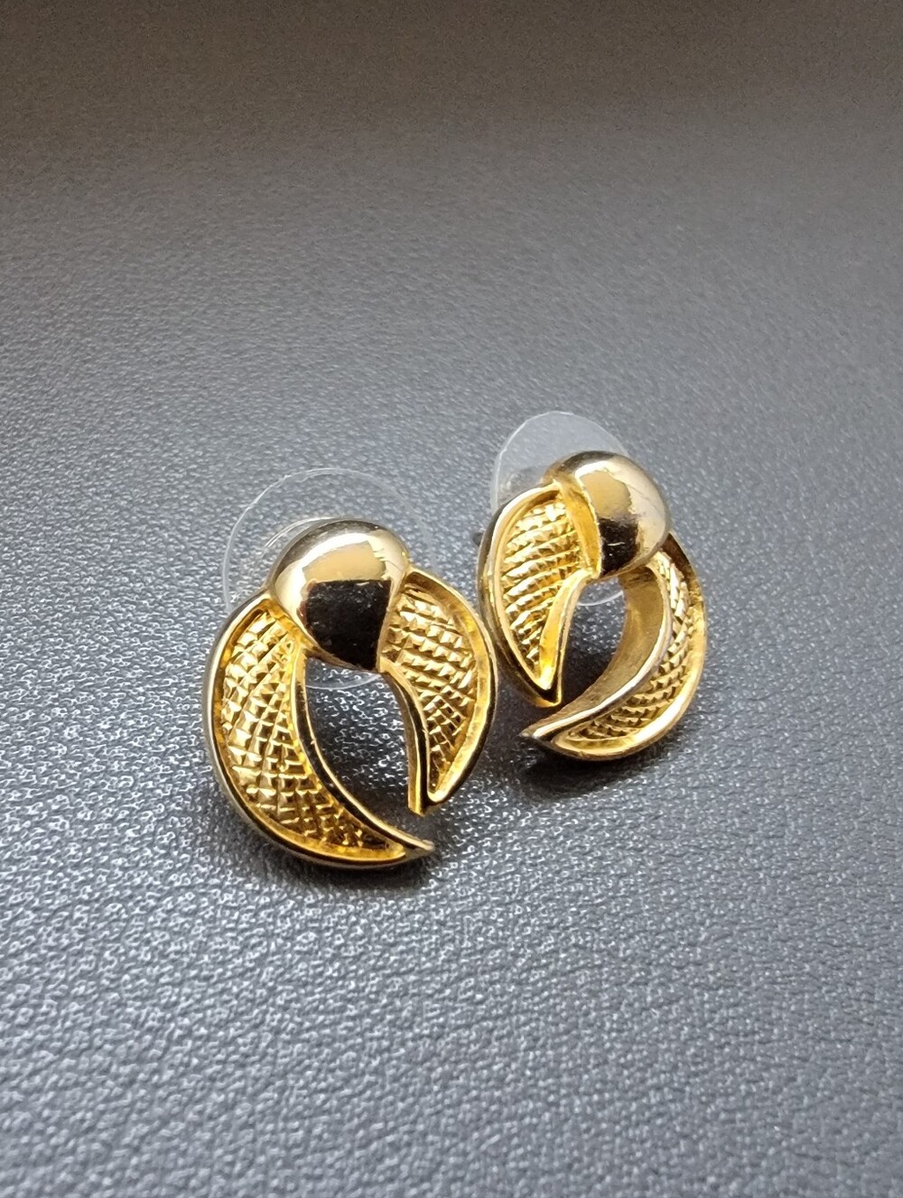 Vintage Gold Tone Textured Swirl Knot Stud Earrings | Retro Statement Earrings
